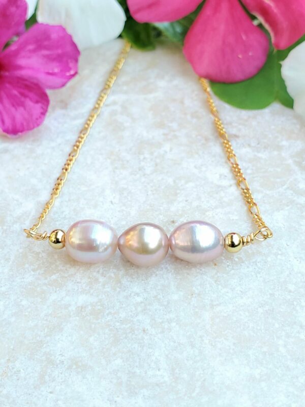 3 Pearl Bar Necklace | Pastel Colors | Classic Elegance